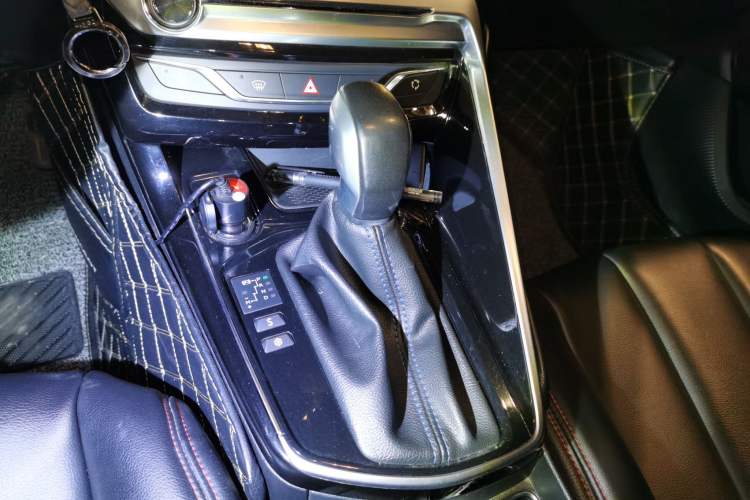 Used Peugeot 308 2018 1.6L Automatic Luxury Edition Gear Lever