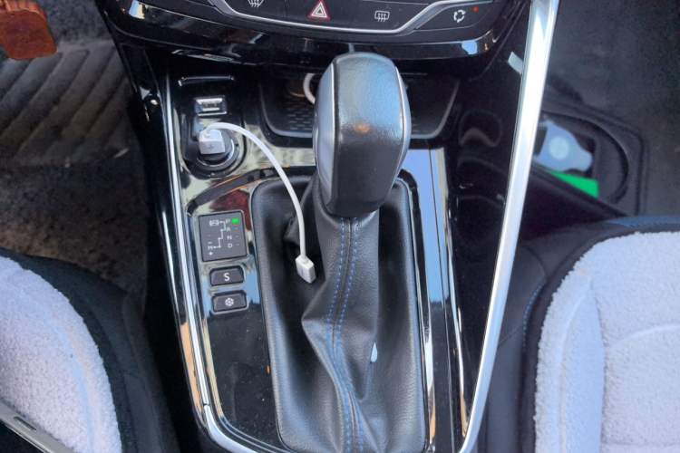 Used Peugeot 308 2018 230THP Automatic Luxury Edition Gear Lever