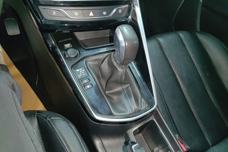 Used Peugeot 308 2018 1.6L Automatic Luxury Edition Gear Lever