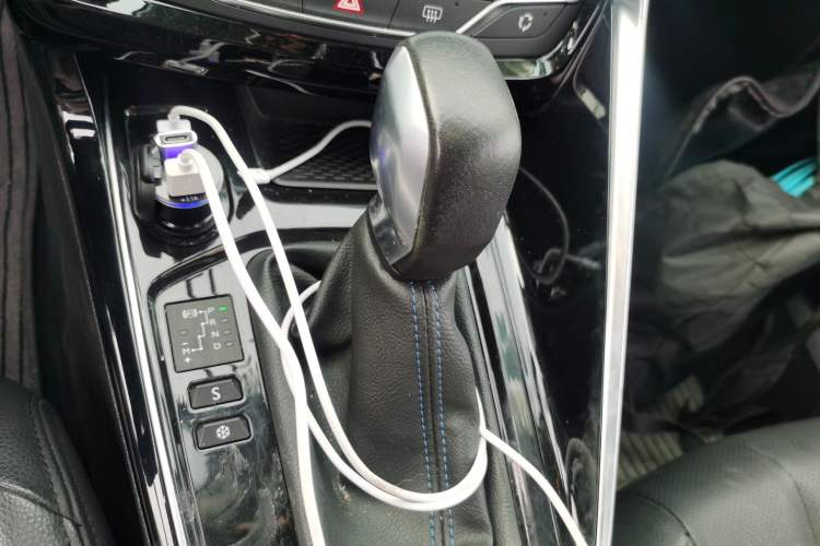 Used Peugeot 308 2018 1.6L Automatic Luxury Edition Gear Lever