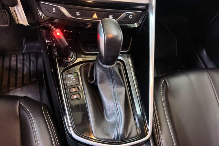 Used Peugeot 308 2018 1.6L Automatic Luxury Edition Gear Lever