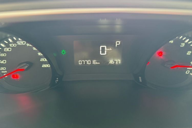 Used Peugeot 308 2018 1.6L Automatic Luxury Edition Interior 12