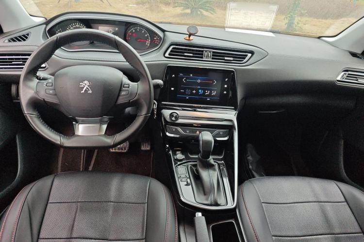 Used Peugeot 308 2018 1.6L Automatic Luxury Edition Interior 2