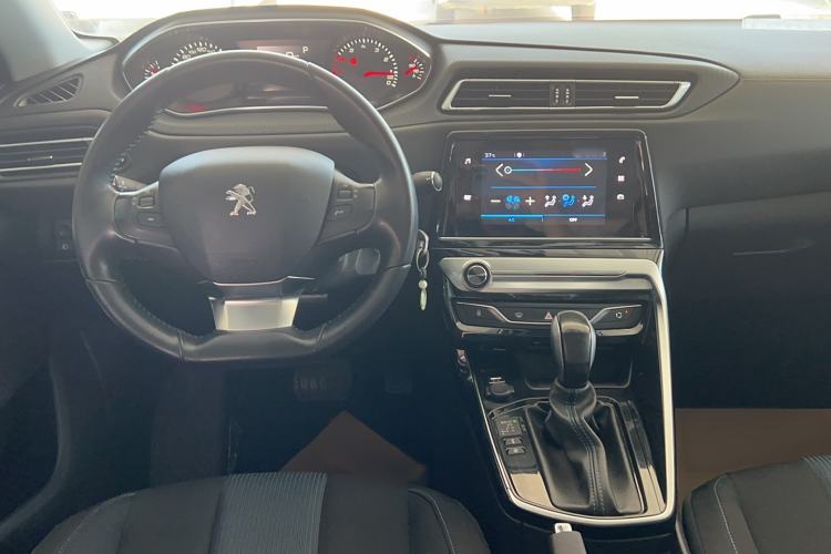 Used Peugeot 308 2018 230THP Automatic Luxury Edition Interior 2