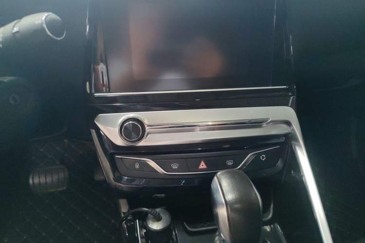Used Peugeot 308 2018 1.6L Automatic Luxury Edition Interior 4