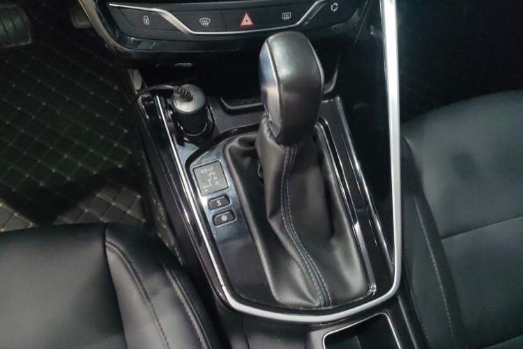 Used Peugeot 308 2018 1.6L Automatic Luxury Edition Interior 5