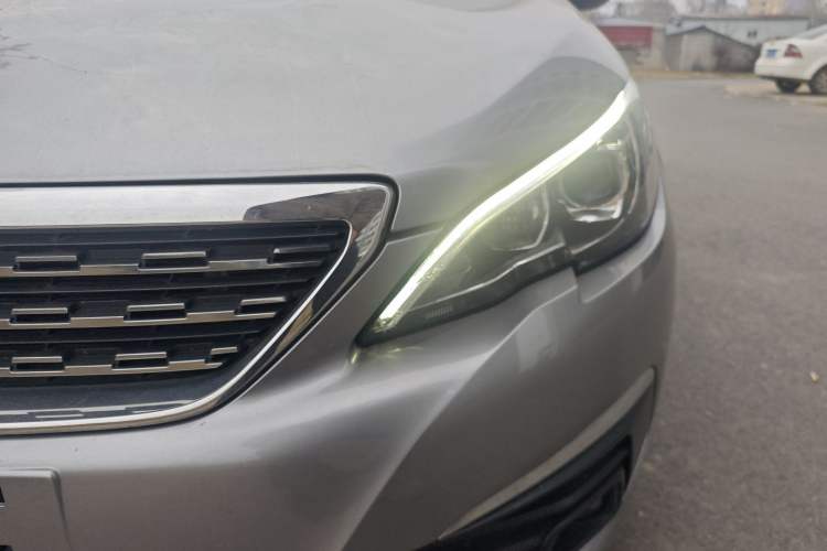 Used Peugeot 308 2018 1.6L Automatic Luxury Edition Left Front Headlight