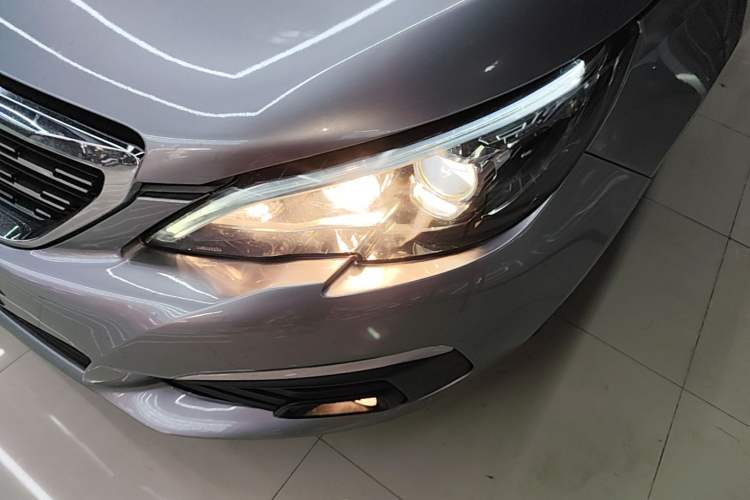 Used Peugeot 308 2018 1.6L Automatic Luxury Edition Left Front Headlight