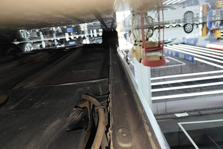Used Peugeot 308 2018 1.6L Automatic Luxury Edition Left Side Sill
