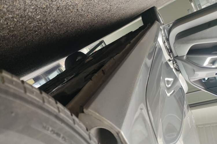 Used Peugeot 308 2018 1.6L Automatic Luxury Edition Left Side Sill