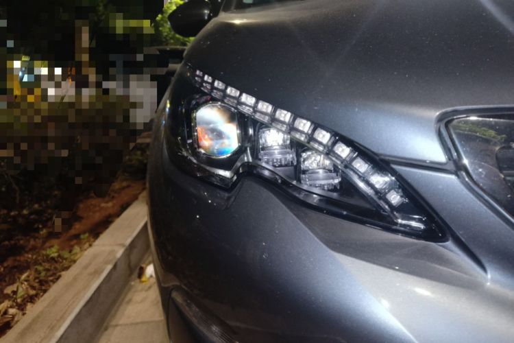 Used Peugeot 308 2018 350THP Automatic Prestige Edition Right Front Headlight