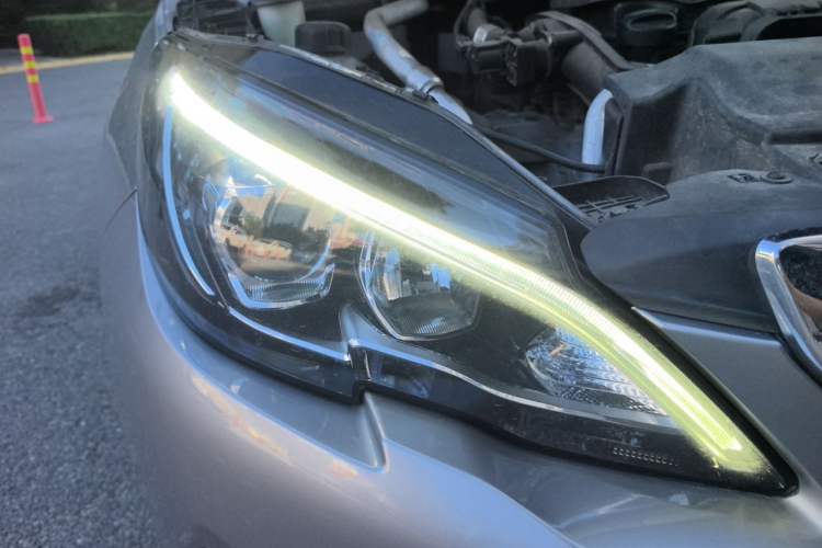 Used Peugeot 308 2018 230THP Automatic Luxury Edition Right Front Headlight