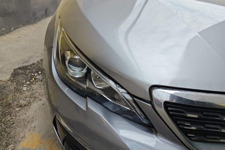 Used Peugeot 308 2018 1.6L Automatic Luxury Edition Right Front Headlight