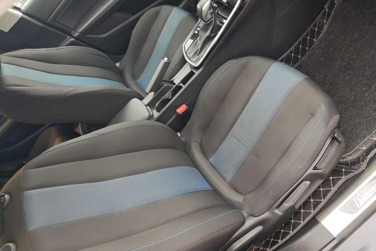 Used Peugeot 308 2018 1.6L Automatic Luxury Edition Right Front Seat