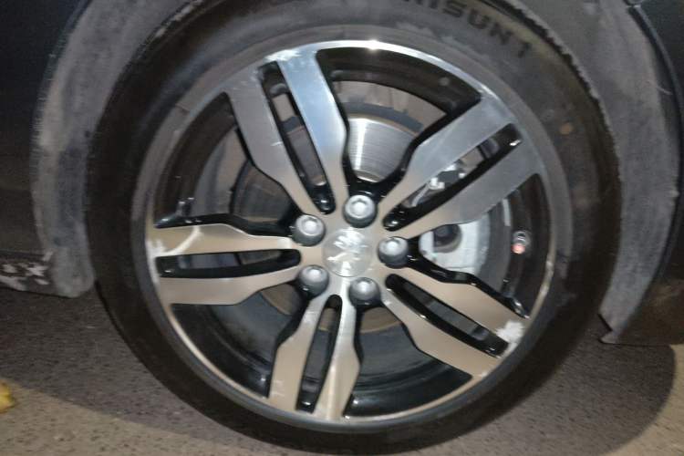 Used Peugeot 308 2018 350THP Automatic Prestige Edition Right Front Wheel Hub