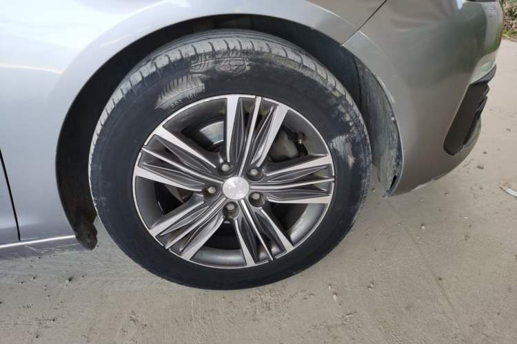 Used Peugeot 308 2018 1.6L Manual Fashion Edition Right Front Wheel Hub