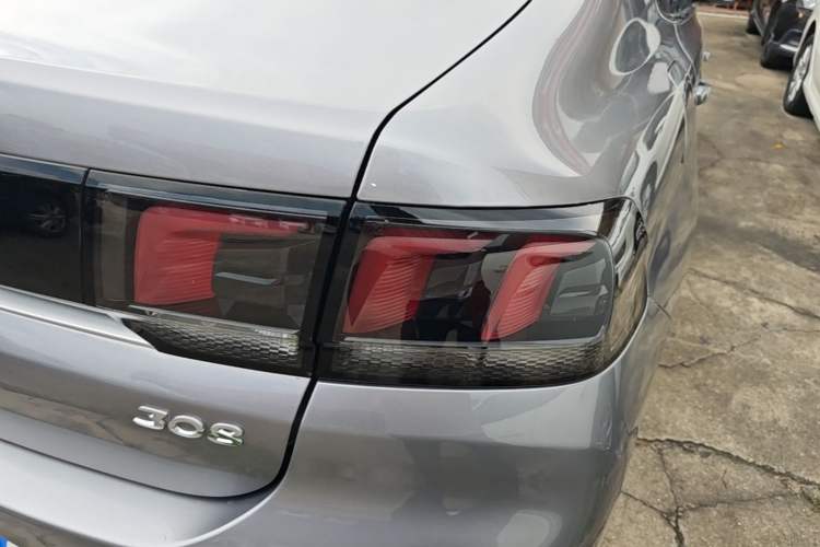 Used Peugeot 308 2018 1.6L Automatic Luxury Edition Right Rear Taillight