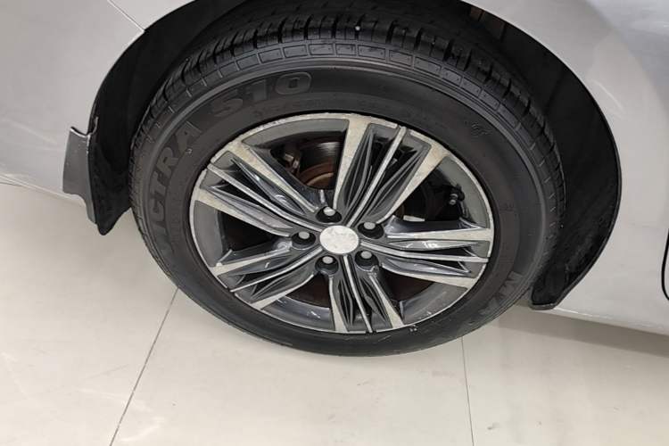 Used Peugeot 308 2018 1.6L Automatic Luxury Edition Right Rear Wheel Hub