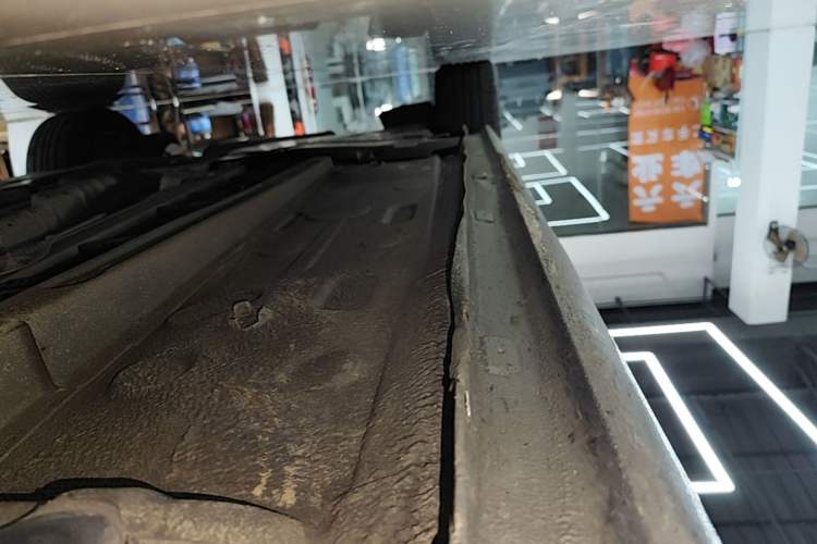 Used Peugeot 308 2018 1.6L Automatic Luxury Edition Right Side Sill