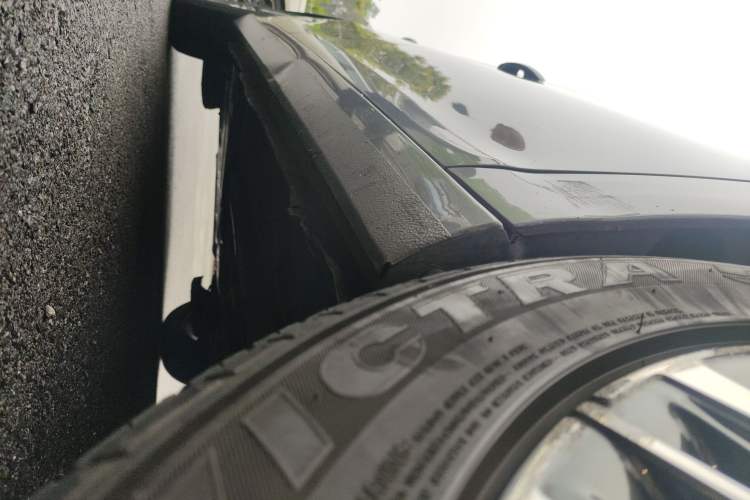Used Peugeot 308 2018 1.6L Automatic Luxury Edition Right Side Sill