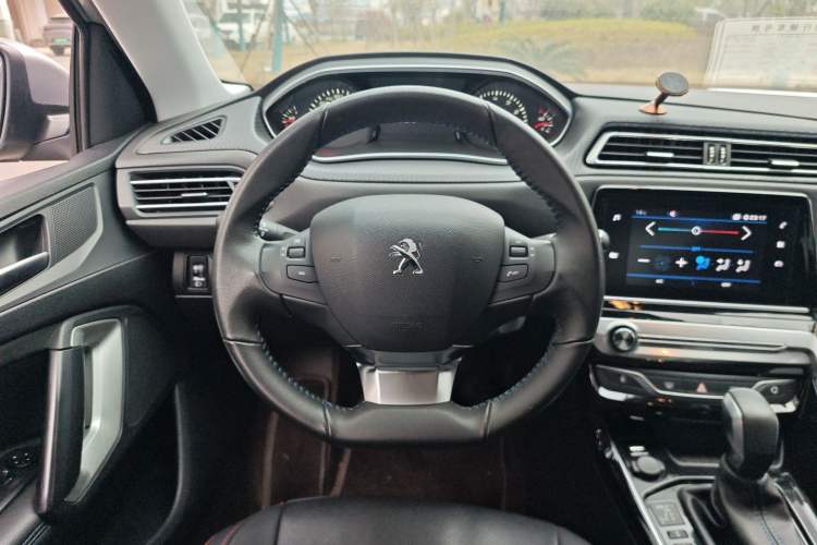 Used Peugeot 308 2018 1.6L Automatic Luxury Edition Steering Wheel