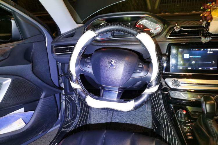 Used Peugeot 308 2018 1.6L Automatic Luxury Edition Steering Wheel