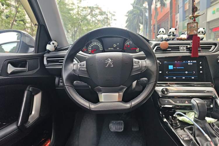 Used Peugeot 308 2018 1.6L Automatic Luxury Edition Steering Wheel