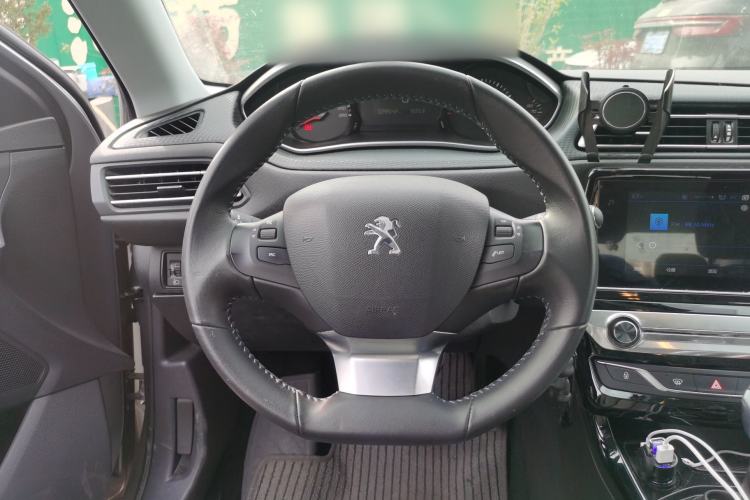Used Peugeot 308 2018 1.6L Automatic Luxury Edition Steering Wheel