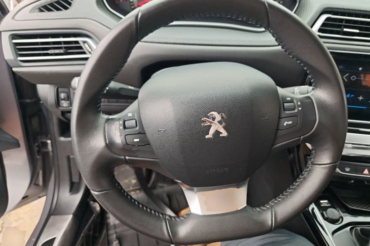 Used Peugeot 308 2018 1.6L Automatic Luxury Edition Steering Wheel