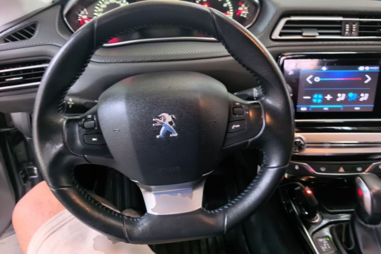 Used Peugeot 308 2018 1.6L Automatic Luxury Edition Steering Wheel