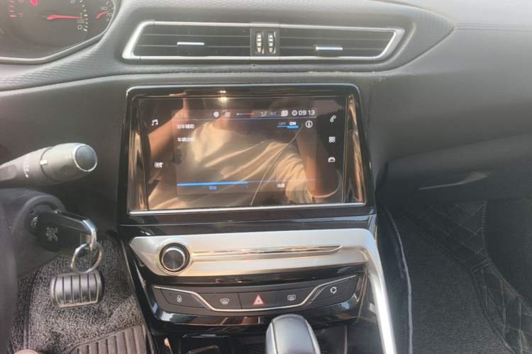 Used Peugeot 308 2018 1.6L Automatic Luxury Edition Audio And AC Panel