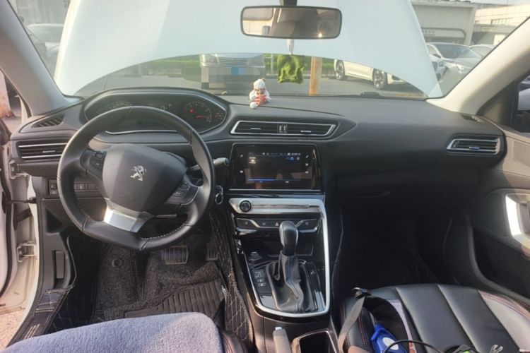 Used Peugeot 308 2018 1.6L Automatic Luxury Edition Center Console