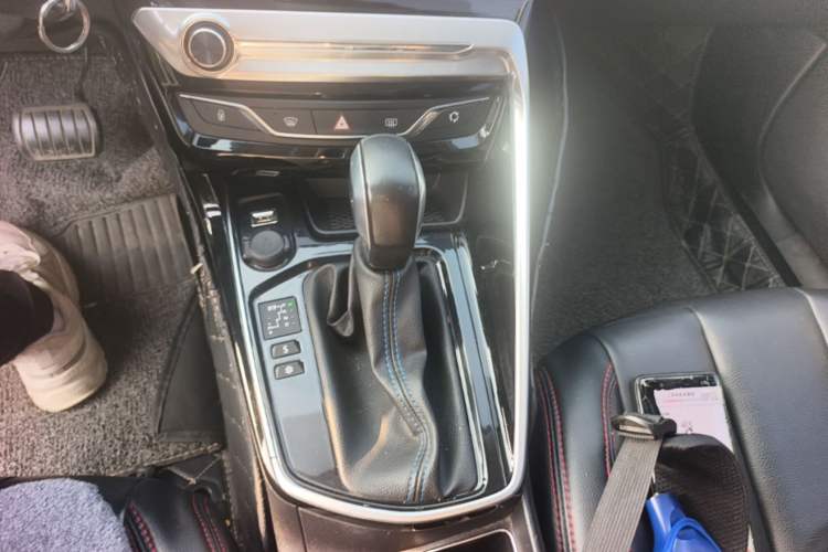 Used Peugeot 308 2018 1.6L Automatic Luxury Edition Gear Lever