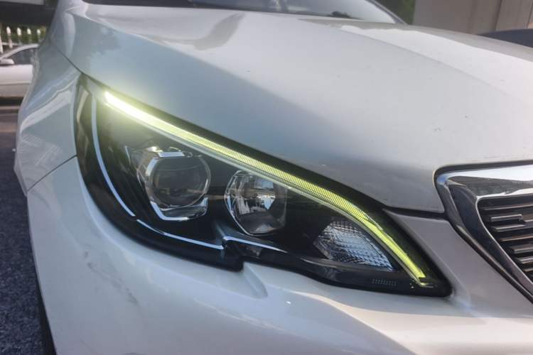 Used Peugeot 308 2018 1.6L Automatic Luxury Edition Right Front Headlight
