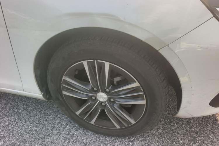 Used Peugeot 308 2018 1.6L Automatic Luxury Edition Right Front Wheel Hub