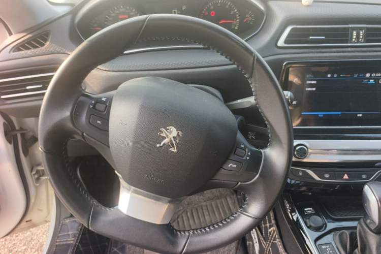 Used Peugeot 308 2018 1.6L Automatic Luxury Edition Steering Wheel