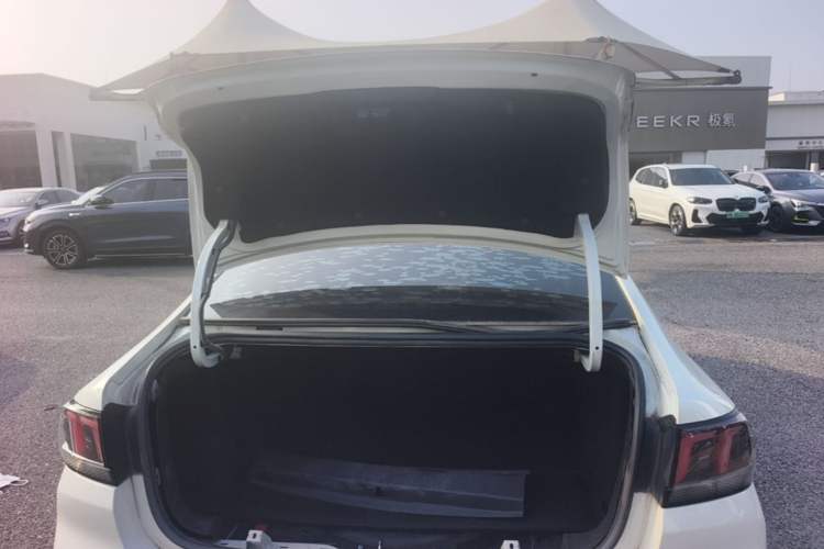 Used Peugeot 308 2018 1.6L Automatic Luxury Edition Trunk