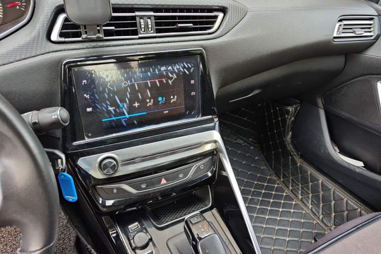 Used Peugeot 308 2018 230THP Automatic Luxury Edition Audio And AC Panel
