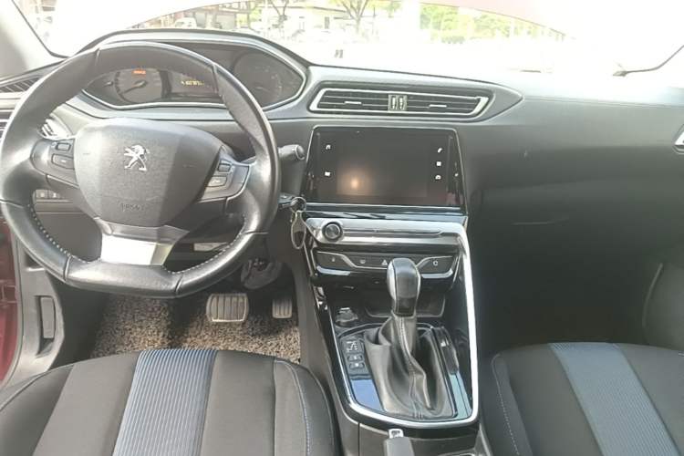 Used Peugeot 308 2018 1.6L Automatic Luxury Edition Audio And AC Panel