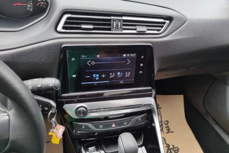 Used Peugeot 308 2018 1.6L Automatic Luxury Edition Audio And AC Panel