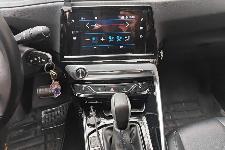 Used Peugeot 308 2018 1.6L Automatic Luxury Edition Audio And AC Panel
