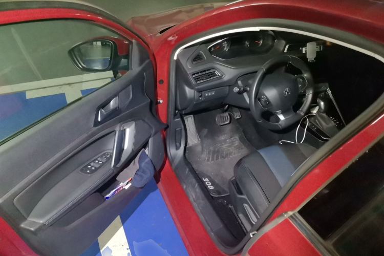 Used Peugeot 308 2018 230THP Automatic Luxury Edition Driver Seat