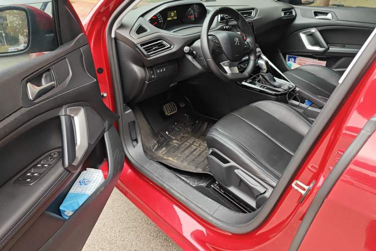 Used Peugeot 308 2018 1.6L Automatic Luxury Edition Driver Seat