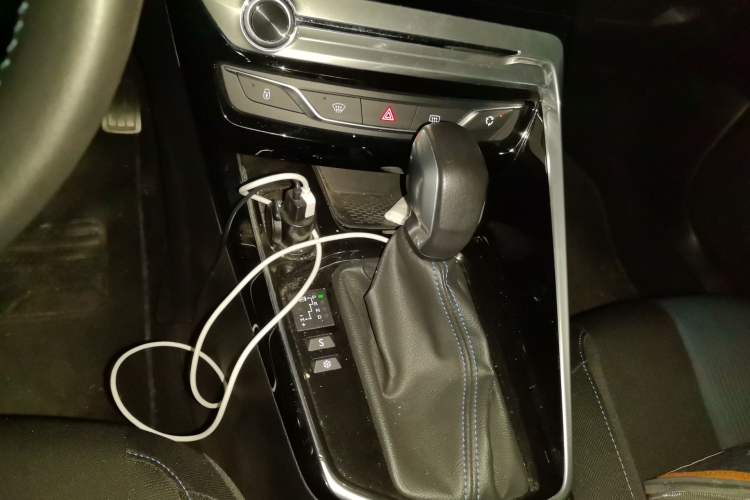 Used Peugeot 308 2018 230THP Automatic Luxury Edition Gear Lever