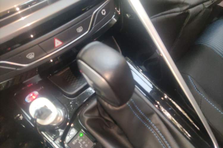 Used Peugeot 308 2018 1.6L Automatic Luxury Edition Gear Lever