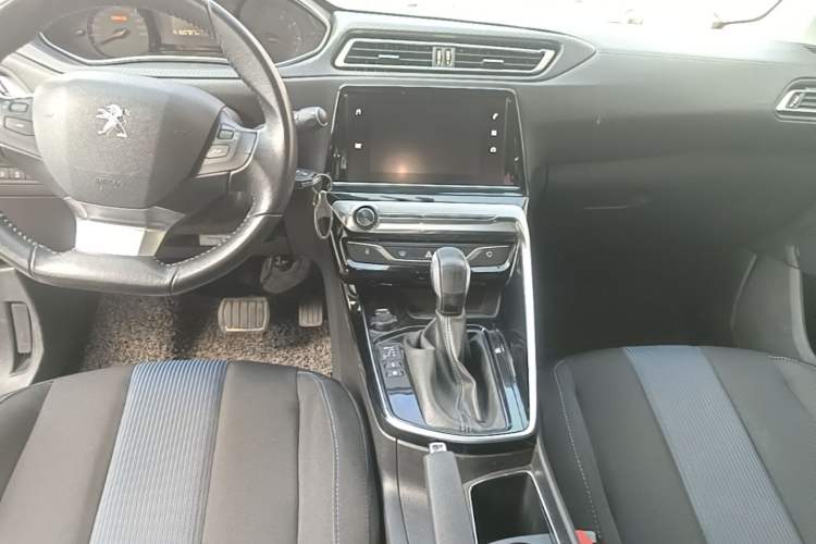 Used Peugeot 308 2018 1.6L Automatic Luxury Edition Gear Lever