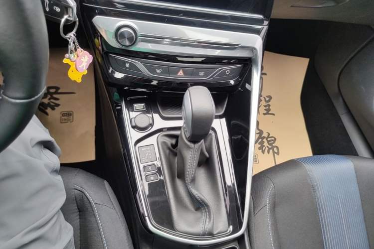 Used Peugeot 308 2018 1.6L Automatic Luxury Edition Gear Lever