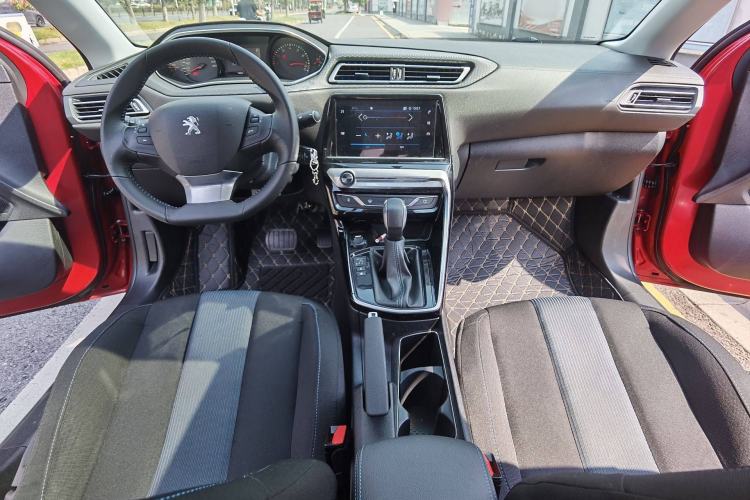Used Peugeot 308 2018 1.6L Automatic Luxury Edition Interior 3