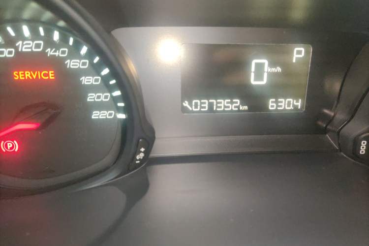 Used Peugeot 308 2018 1.6L Automatic Luxury Edition Odometer Close Up