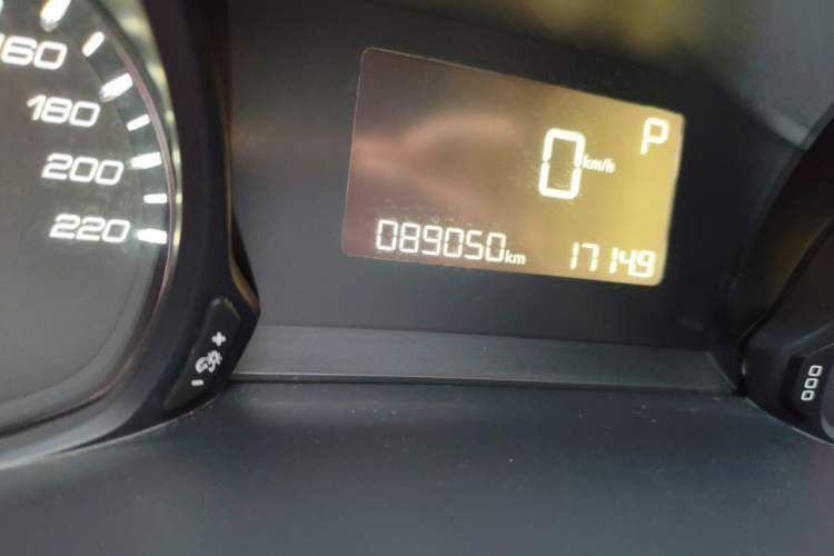 Used Peugeot 308 2018 1.6L Automatic Luxury Edition Odometer Close Up